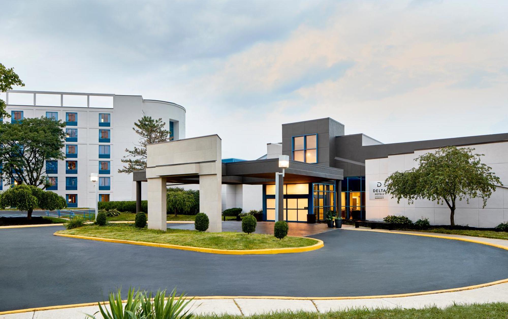 Delta Hotels By Marriott Toledo Exterior photo