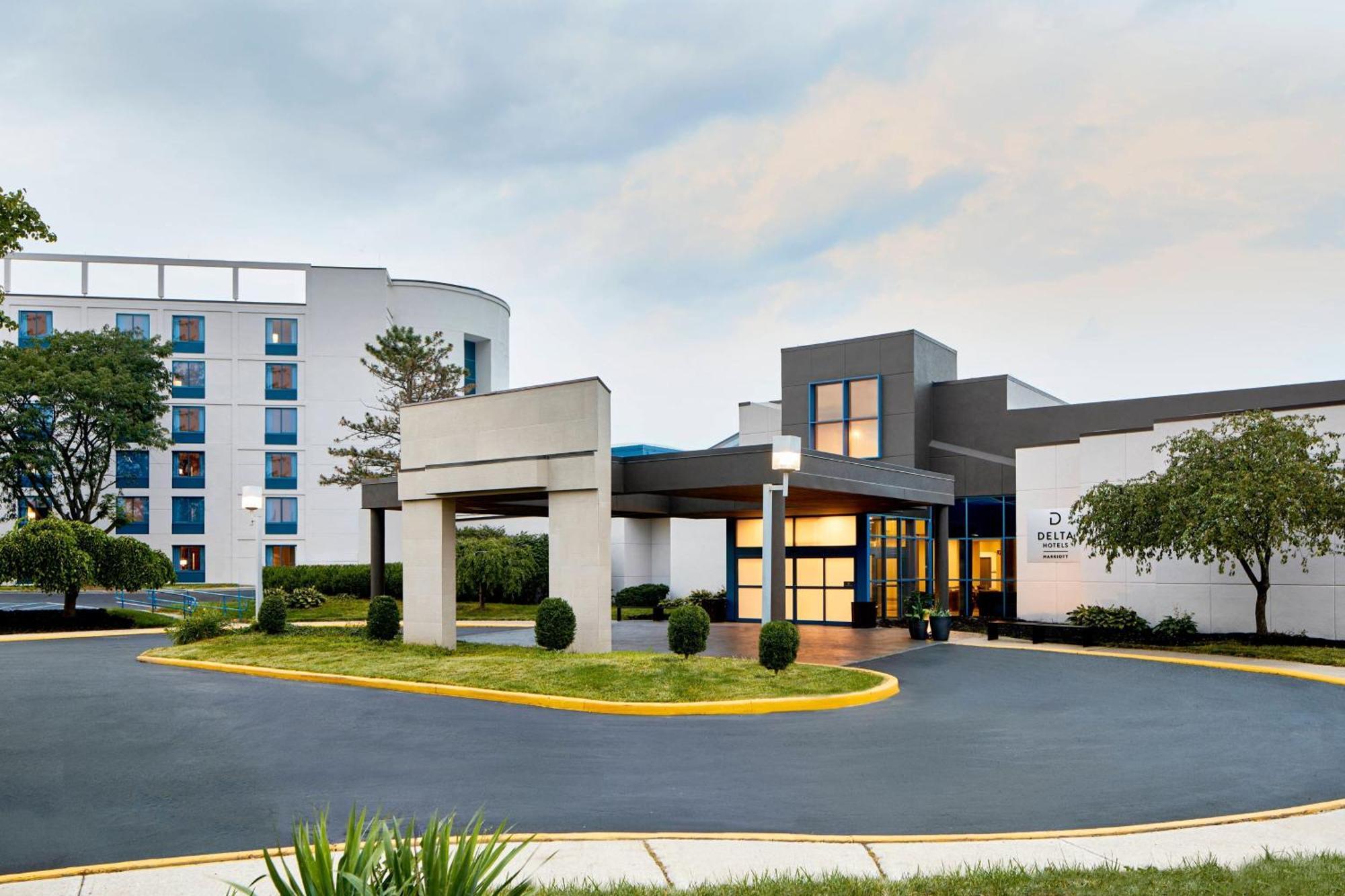 Delta Hotels By Marriott Toledo Exterior photo